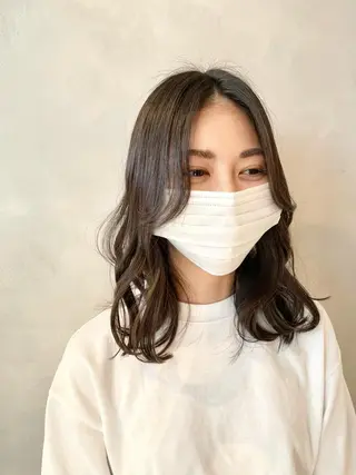 セミロング カラー ハイトーン×レイヤー ／遠藤将太のヘアスタイル