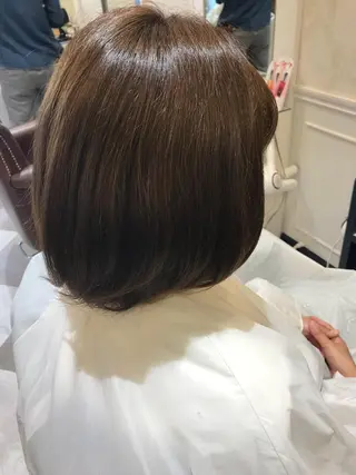 ショート カラー 粟田 めぐみのヘアスタイル