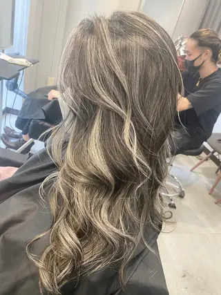 セミロング カラー パーマ ヘアアレンジ ネイル マツエク・マツパ 井上 一平のヘアスタイル