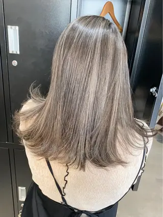 セミロング KYOKO 【Bear】のヘアスタイル