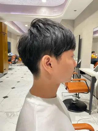 メンズ 頭から整える美容師 松田のヘアスタイル
