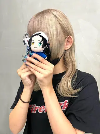 ミディアム カラー インナーカラー 推し ブリーチ  髪質改善のヘアスタイル