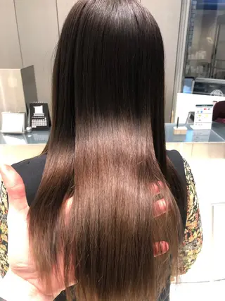 セミロング 美髪矯正/髪質改善/ 艶髪/髪に輝きをのヘアスタイル