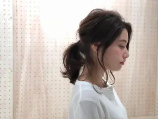 ミディアム ヘアアレンジ ベージュカラー🧸 伊藤なつみのヘアスタイル