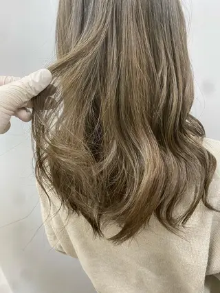 ミディアム カラー パーマ ヘアアレンジ ネイル マツエク・マツパ 韓国風ベージュ🤎 赤みなし🌿横浜🤎のヘアスタイル