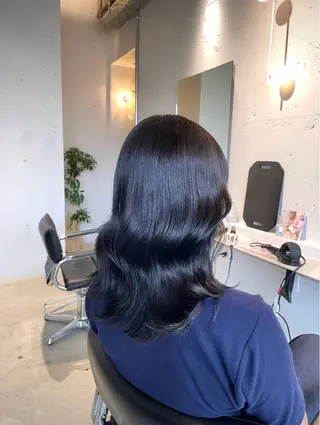 ミディアム カラー tim hinaのヘアスタイル