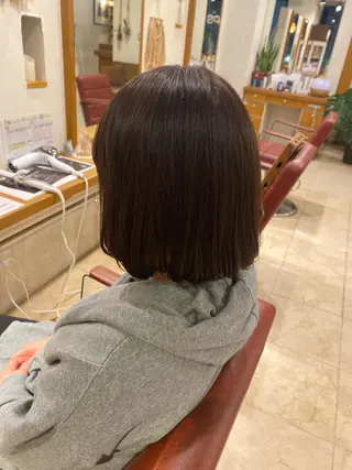 ミディアム カラー 安澤 彩奈のヘアスタイル