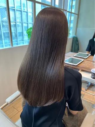 セミロング 表参道小顔カット前髪 割れ改善クロスパーマのヘアスタイル