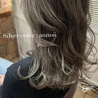ミディアム カラー annoii _pomのヘアスタイル