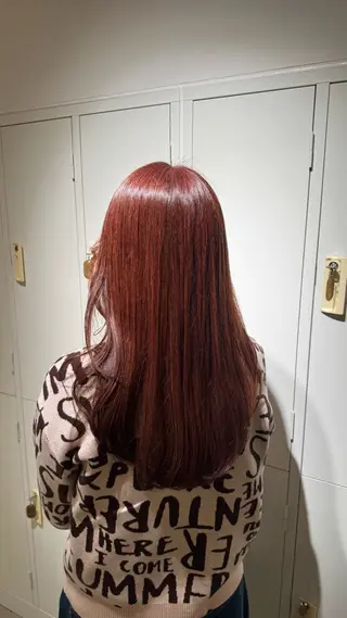 ロング 山根 里緒のヘアスタイル