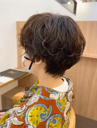 ショート カラー パーマ 林 瑠夏のヘアスタイル