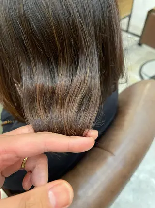 ミディアム カラー くせ毛カット終着点 カワサキトオル溝の口のヘアスタイル