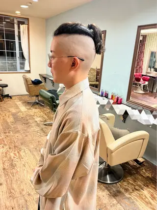 メンズ PON　ハイトーン ショートカット心斎橋のヘアスタイル