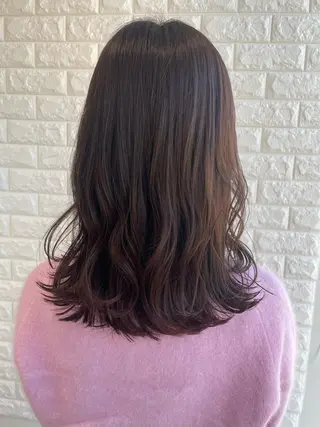 ミディアム カラー 山口 莉奈のヘアスタイル