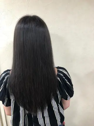 ロング 山口 栞奈のヘアスタイル