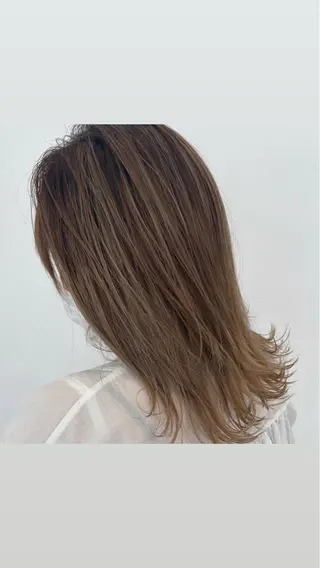 カラー ALOHANA所属・ALOHANA/ Riiのヘアスタイル