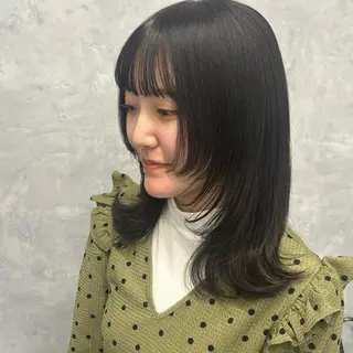 ミディアム カラー NUMBER_ ユイナのヘアスタイル