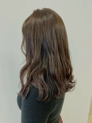 ミディアム カラー 顔まわりカット✄ ベージュカラー🧸のヘアスタイル