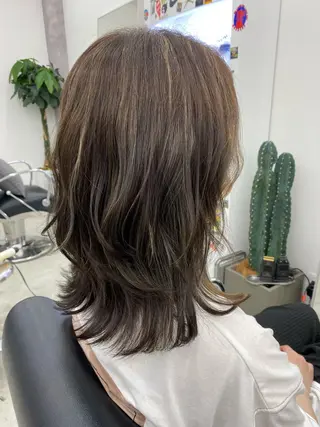 カラー MEMENTO YUZUのヘアスタイル