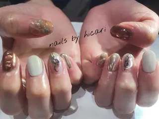 ショート カラー ネイル マツエク・マツパ illum hicariのネイルデザイン