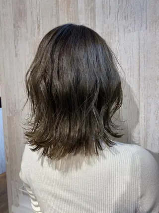 カラー 大場 優のヘアスタイル
