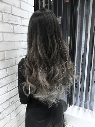 ロング カラー パーマ ヘアアレンジ メンズ キッズ ネイル マツエク・マツパ バレイヤージュ/ 髪質改善/渡邉悟🌱のヘアスタイル