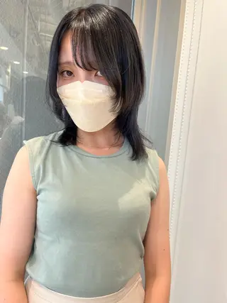 ミディアム ウルフカット/吉村 桃子のヘアスタイル