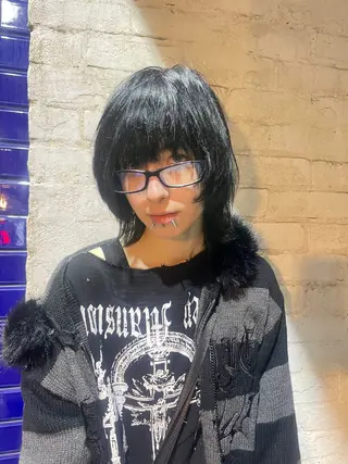 ショート カラー カライング所属・ズミ/垢抜けレイヤー 🦖透明感カラーのヘアスタイル