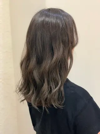 セミロング カラー 髪質改善カラー🫧 西岡 有希のヘアスタイル