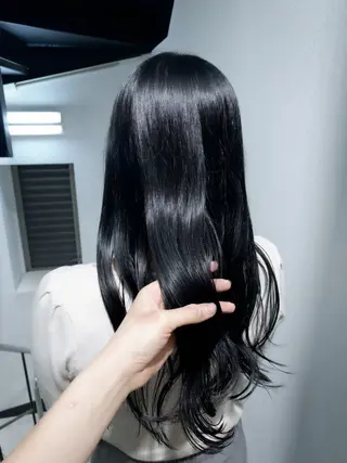ロング カラー yiye shioriのヘアスタイル