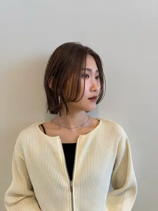 ミディアム 吉田 愛花のヘアスタイル