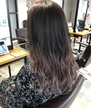 ロング カラー 石井 紫文のヘアスタイル