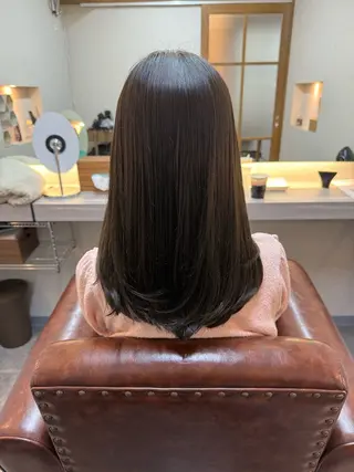 セミロング 艶髪/ moeのヘアスタイル