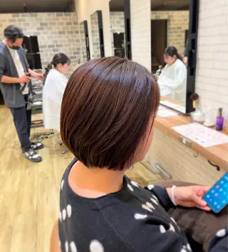 ショート カラー 岩橋 華織のヘアスタイル