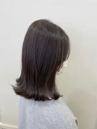ミディアム カラー ぱつっとボブ/ 小野あかねのヘアスタイル