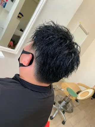 パーマ メンズ 岡本 幸法のヘアスタイル