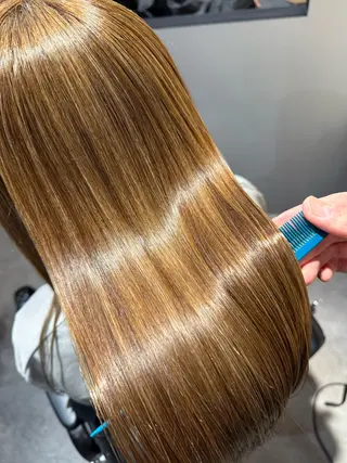 ロング 豊田 俊哉のヘアスタイル