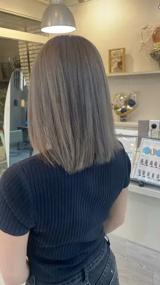 カラー MAEDA YUKIのヘアスタイル