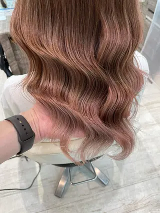セミロング カラー デザインカラー、艶髪 大塚 耕平のヘアスタイル