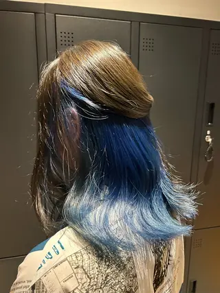 セミロング カラー 🌊インナーカラー 🐬櫻井海星のヘアスタイル
