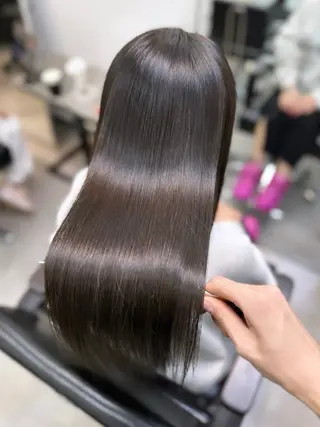 ロング ブリーチ縮毛矯正/ 複雑履歴🉑/タイチのヘアスタイル