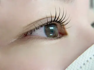 パーマ 【Natully】 Ami🧸のマツエク・マツパデザイン