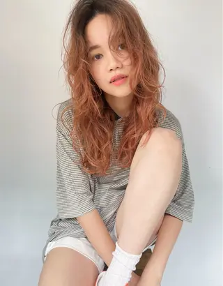 セミロング カラー パーマ 吉江 結菜のヘアスタイル