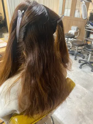 ロング 韓国風レイヤー× くびれヘア艶髪のヘアスタイル
