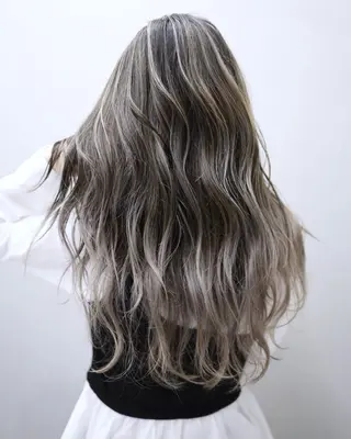 ロング YUSUKE レイヤーカットカラーのヘアスタイル