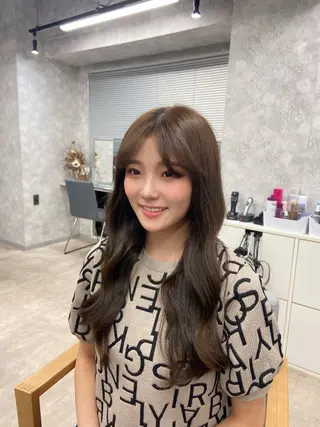 ロング カラー ヘアアレンジ MOMO艶髪 🩵モテカラーのヘアスタイル