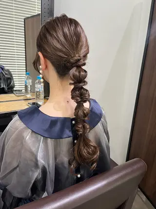 ロング カラー ヘアアレンジ ミルクティーベージュ ブリーチ 店長 清水のヘアスタイル