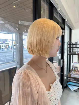 カラー 🩵HOLLY🩵 ブリーチ🩵カレンのヘアスタイル