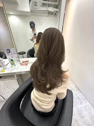 ロング カラー ミディアムレイヤー 添田晃基のヘアスタイル