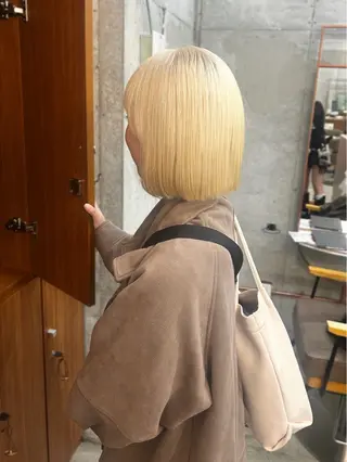ミディアム カラー 顔周りレイヤー/ ふわあいりのヘアスタイル